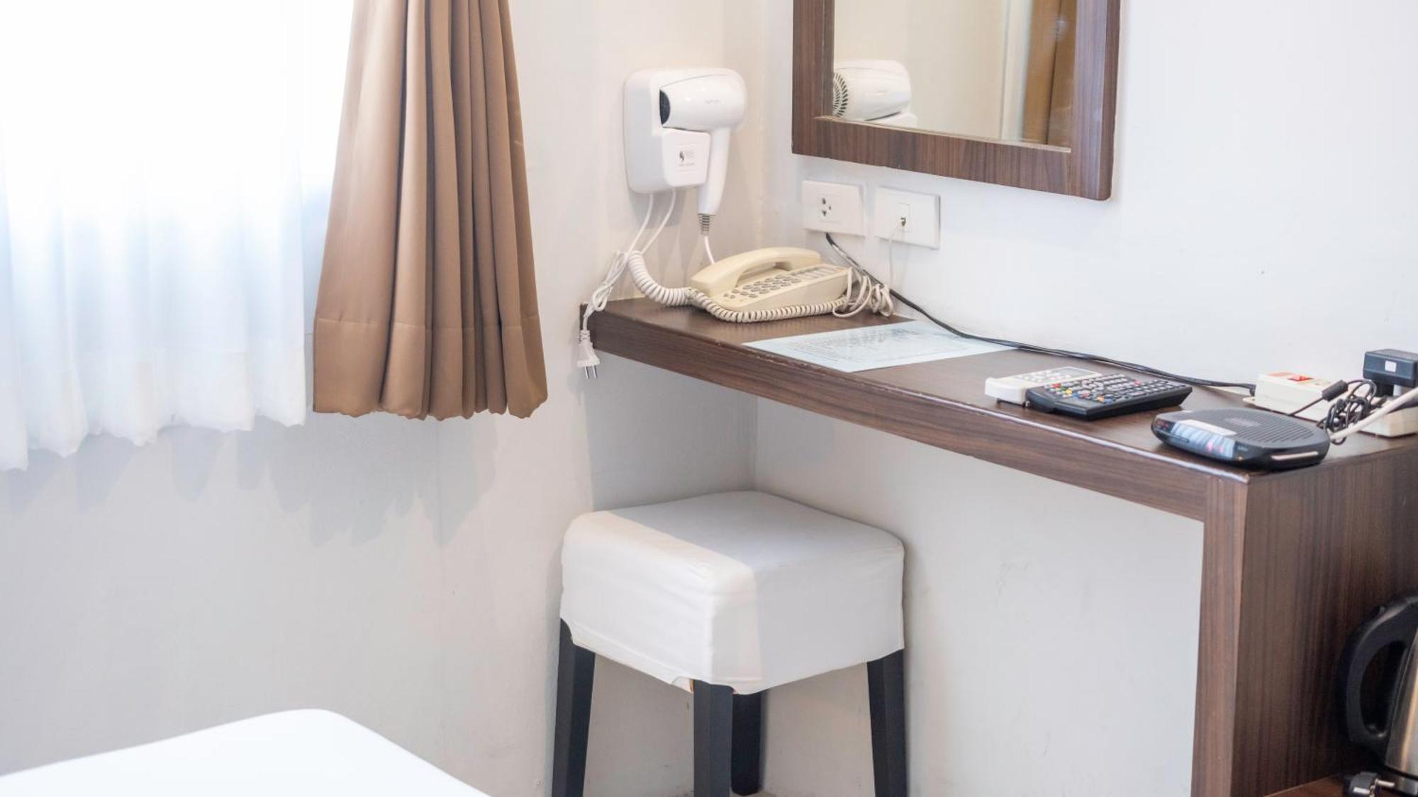 Pas Cher Hotel De Банкок Екстериор снимка